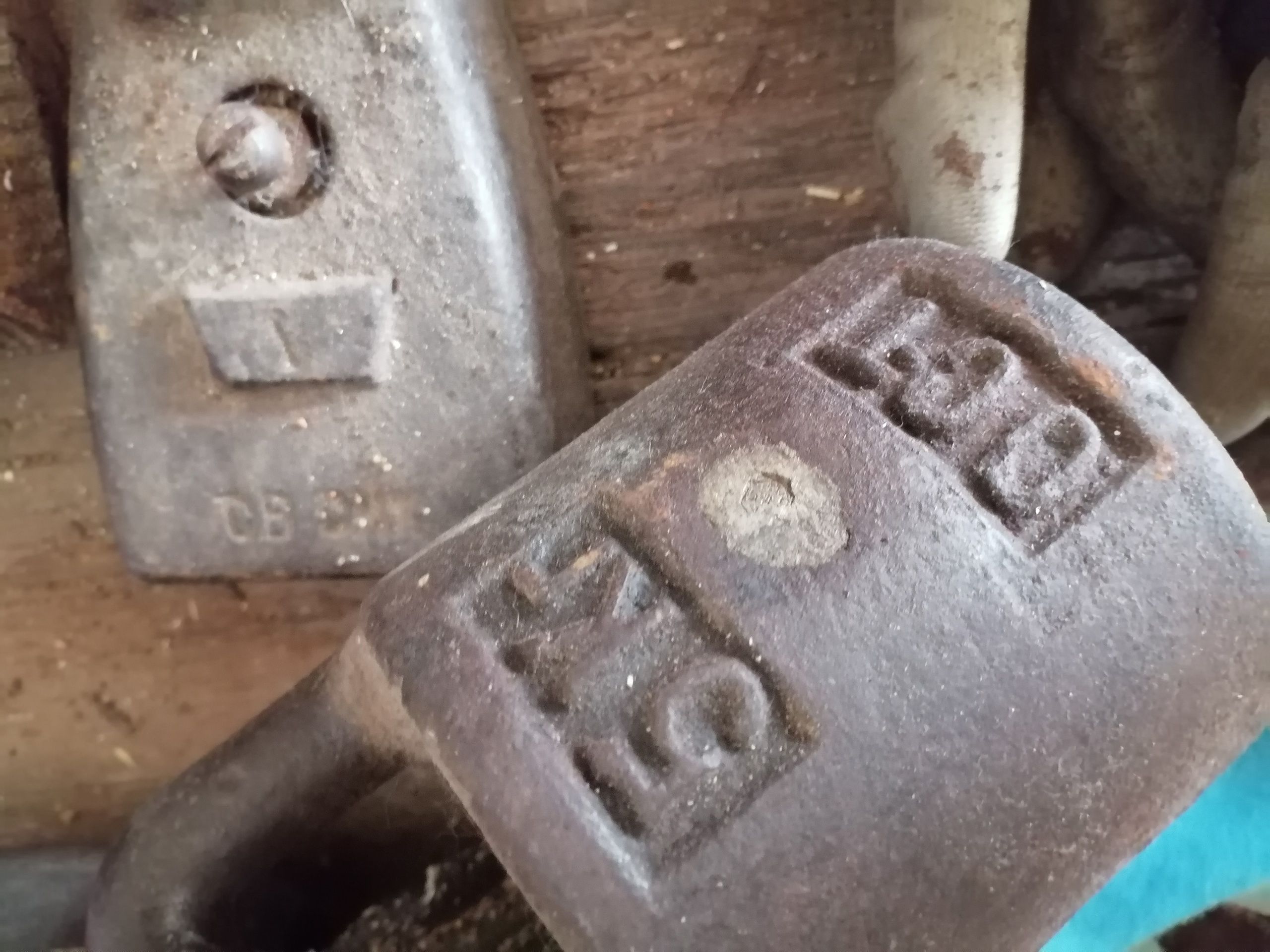 Карельские энтузиасты собирают клейма старинных кирпичей со всей республики