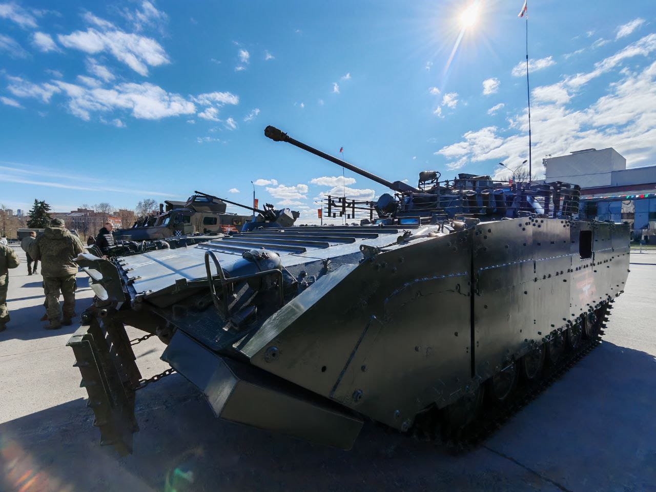 Боевая техника появилась на центральной площади Петрозаводска