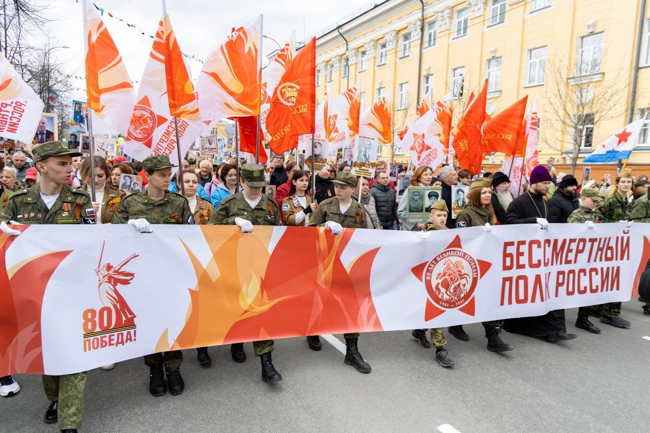 Парламентарии Карелии прошли в колонне «Бессмертного полка»