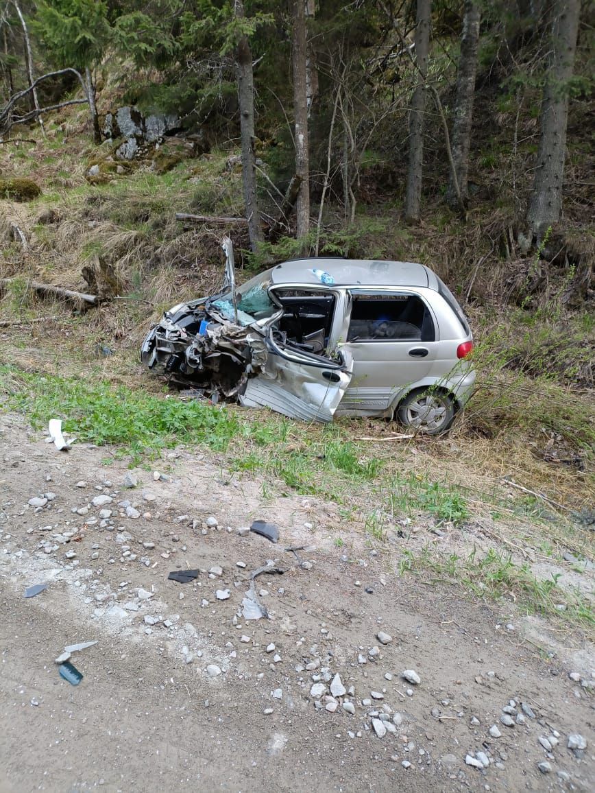 Лобовое столкновение двух автомобилей произошло в Лахденпохском районе
