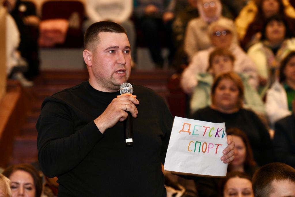 Артур Парфенчиков поручил построить в Пудоже спортплощадку