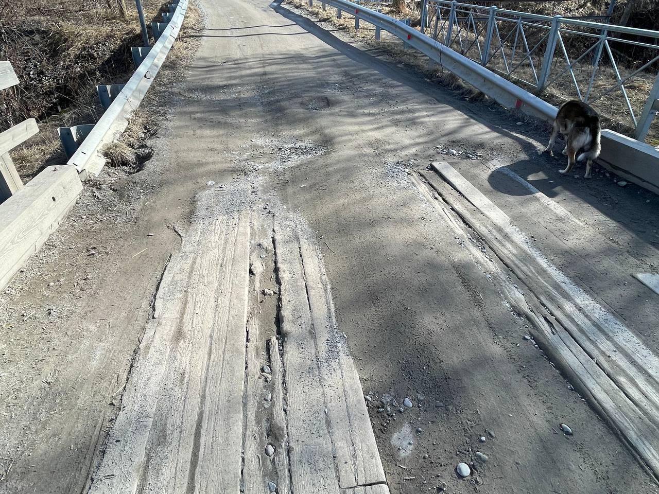 В Питкярантском округе разваливается мост