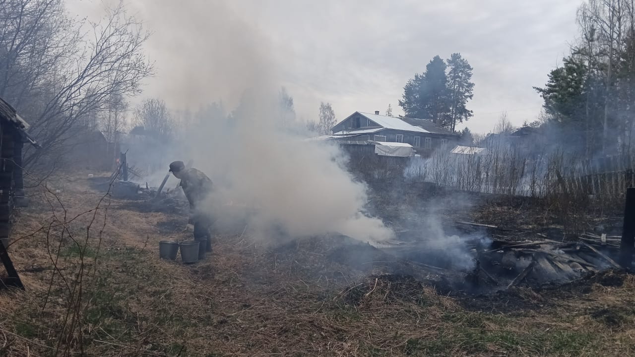 Муезерские огнеборцы спасли жилой дом от пожара