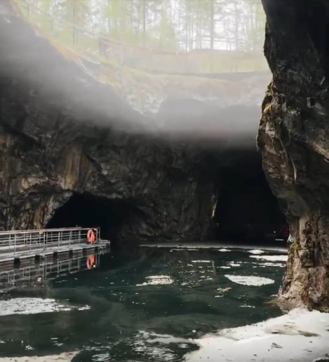 «Природа умеет удивлять»: в горном парке Рускеала появилось загадочное облако