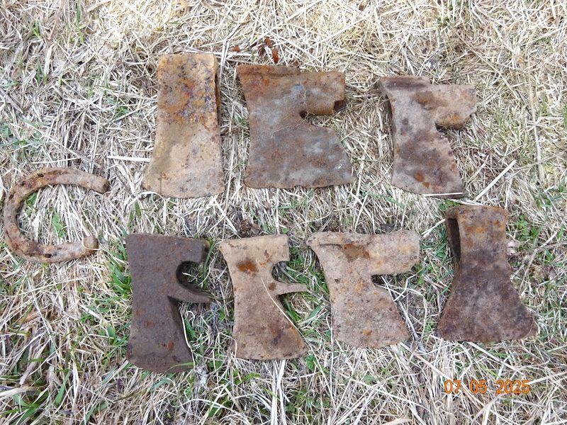 На западе Карелии нашли старинные топоры