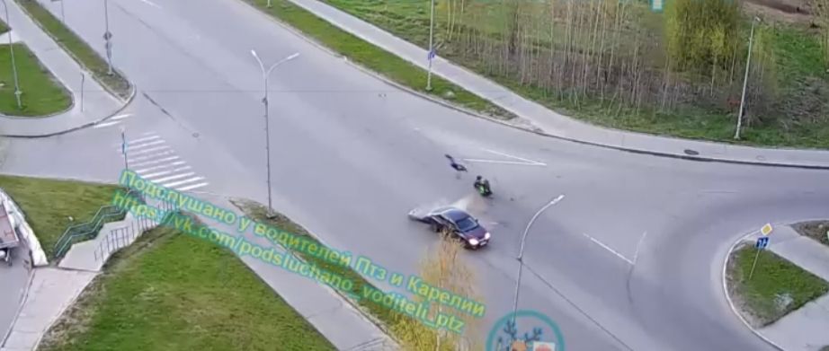 Мотоцикл разбился в Петрозаводске Мотоцикл разбился в Петрозаводске