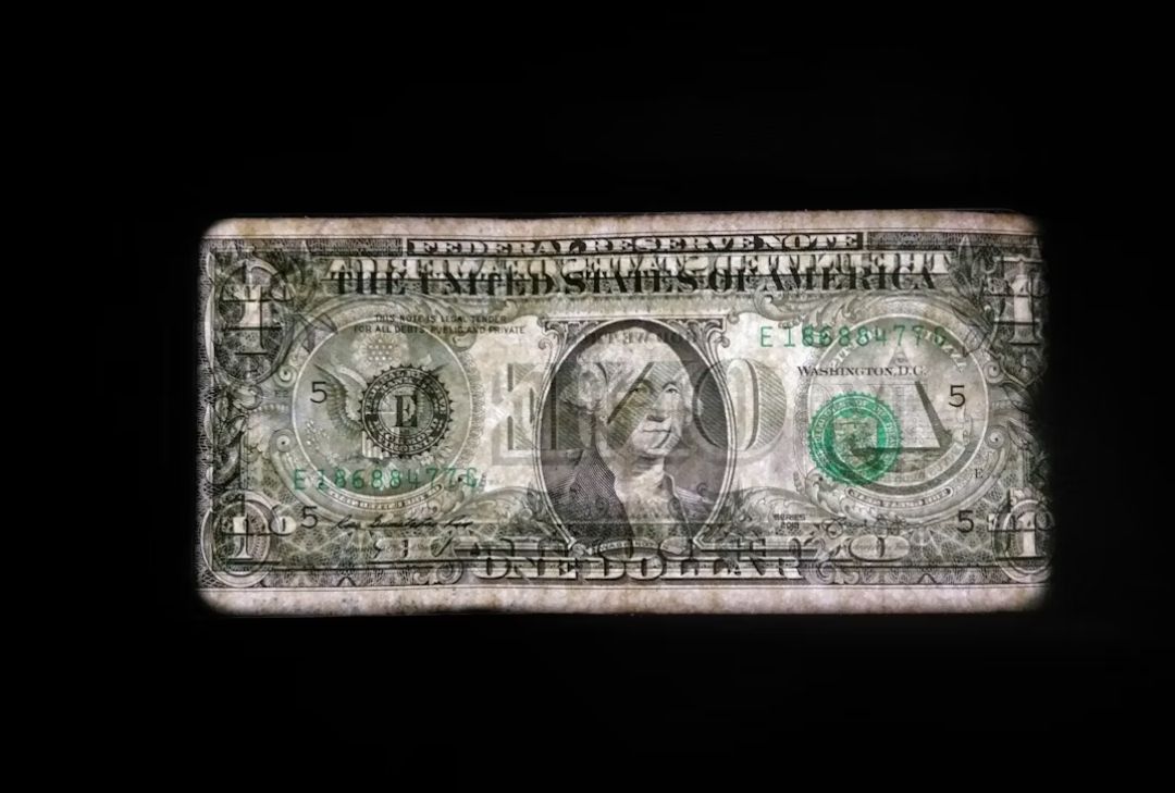 Российским туристам назвали альтернативу доллара