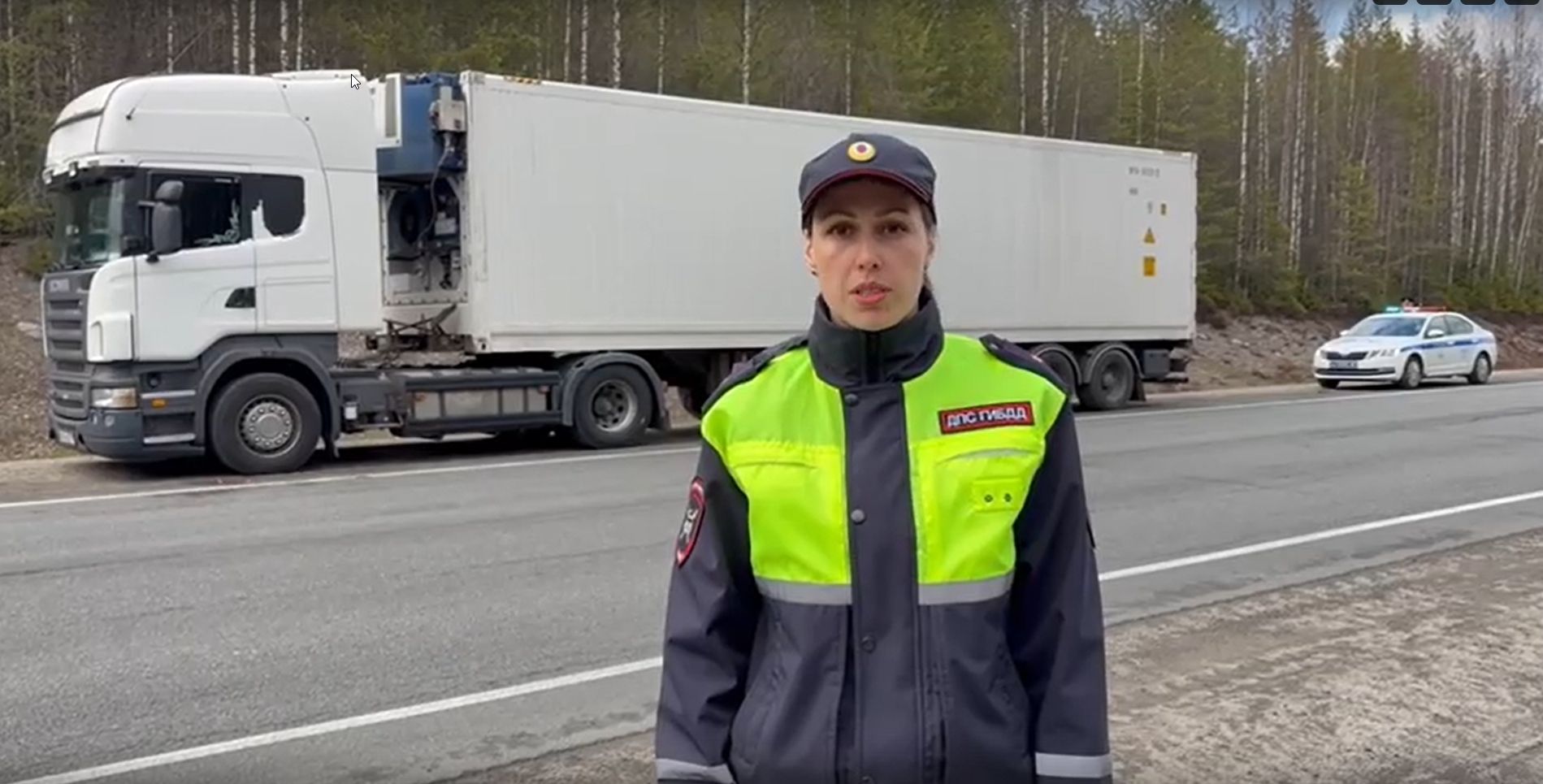 Появились подробности ДТП со сбитым на трассе в Карелии дальнобойщиком, где водитель скрылся с места аварии