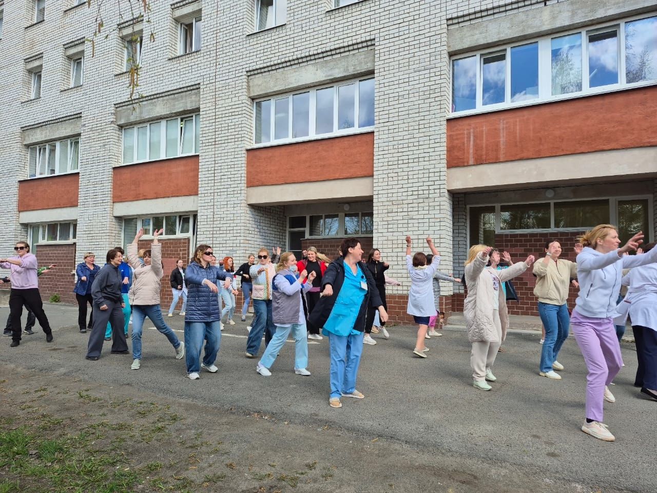 Каждую среду — заряд бодрости: врачи Петрозаводска поддержали спортивную акцию Каждую среду — заряд бодрости: врачи Петрозаводска поддержали спортивную акцию