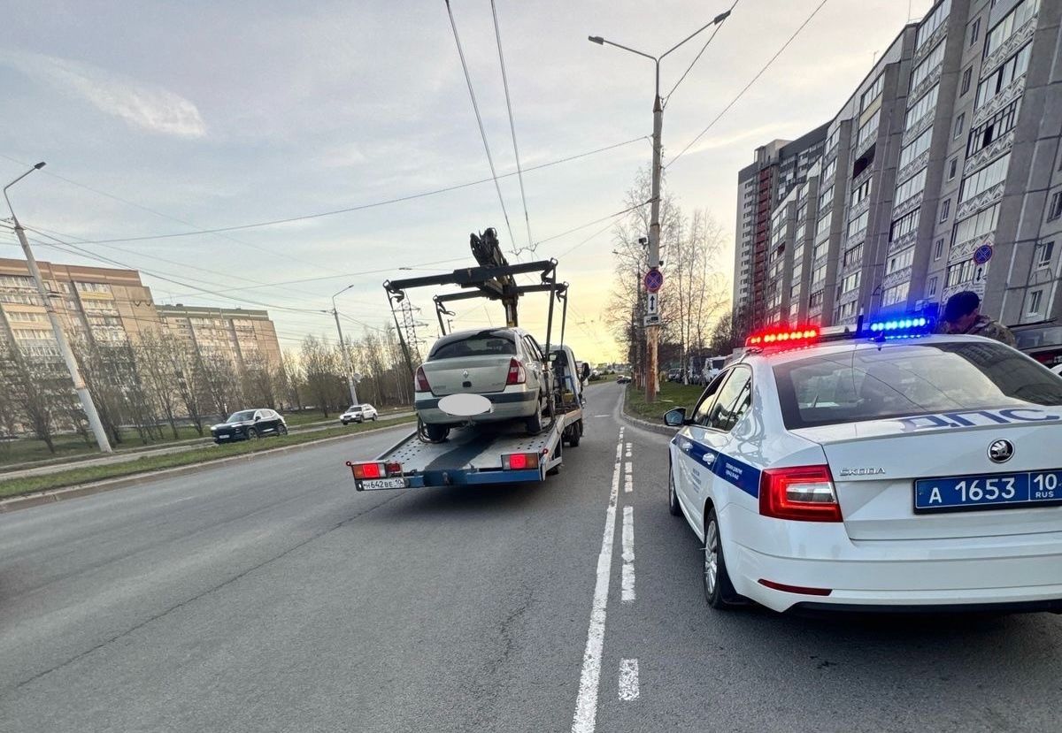 Юноша без прав абы как вез ребенка в Петрозаводске: авто нарушителя мигом поехало на штрафстоянку