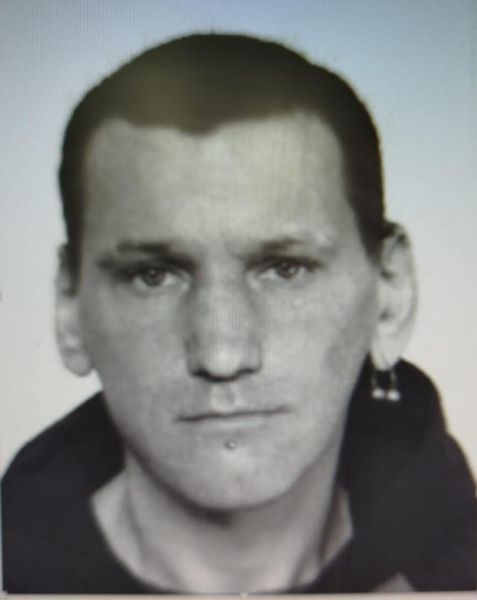 В Петрозаводске ищут пропавшего без вести худощавого мужчину