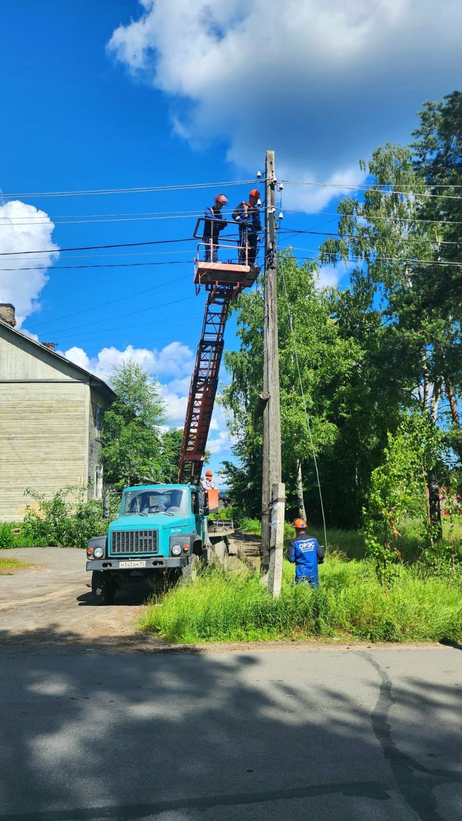 Электричество отключат в Соломенном 15 мая