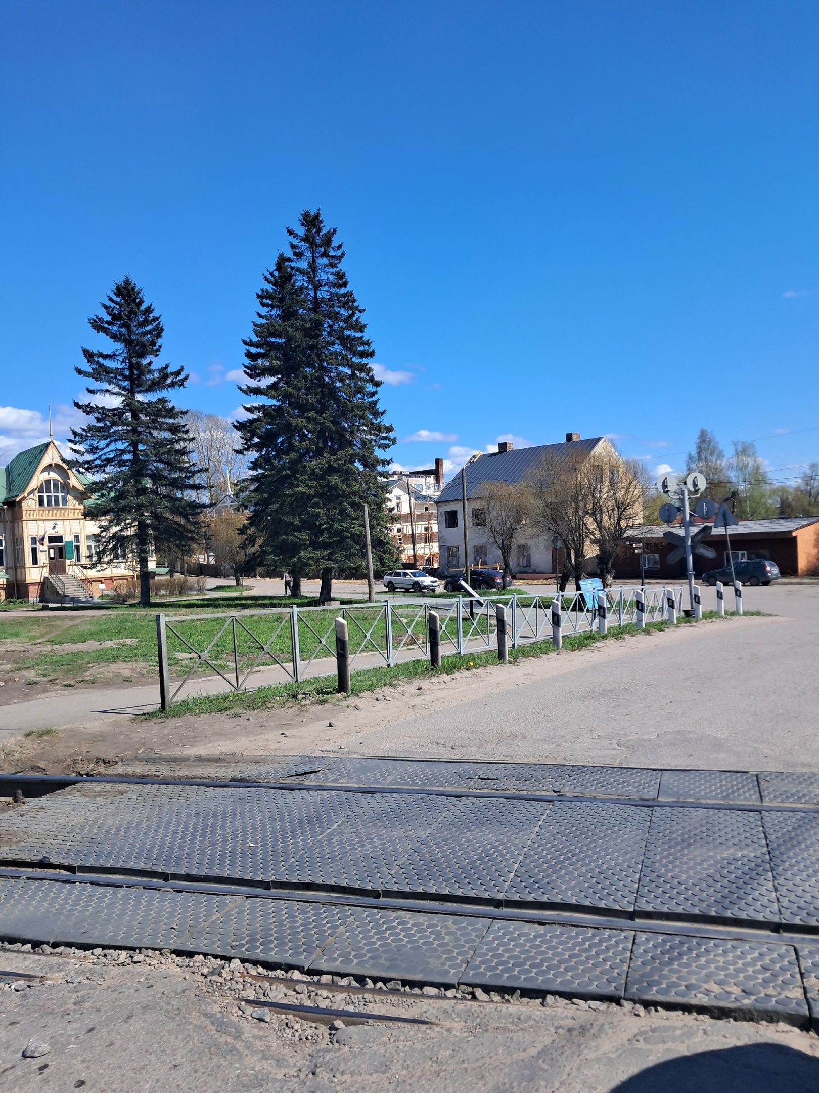 Движение машин ограничат 29 мая на железнодорожном переезде в Сортавале