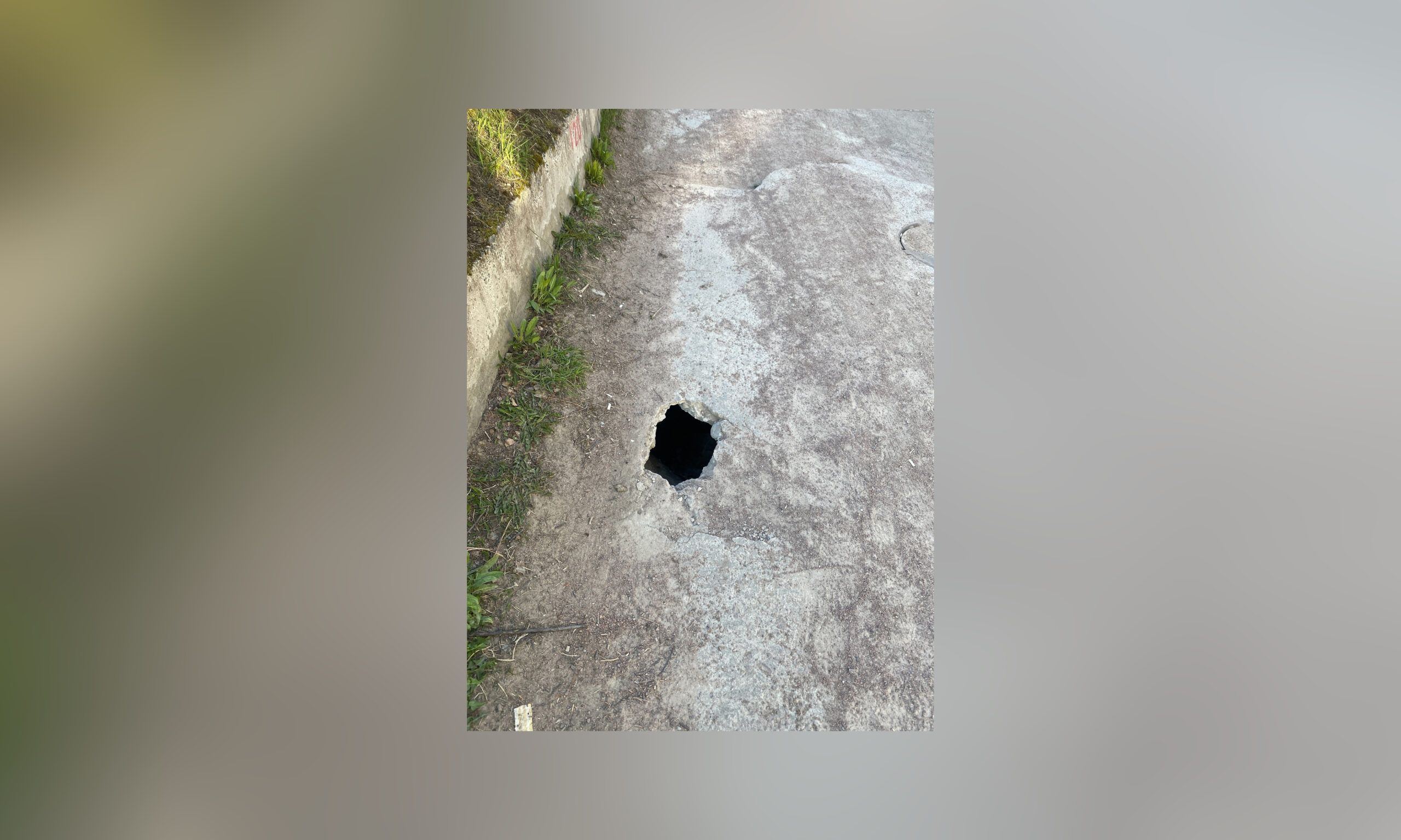 «Черная дыра» образовалась на дороге в Карелии