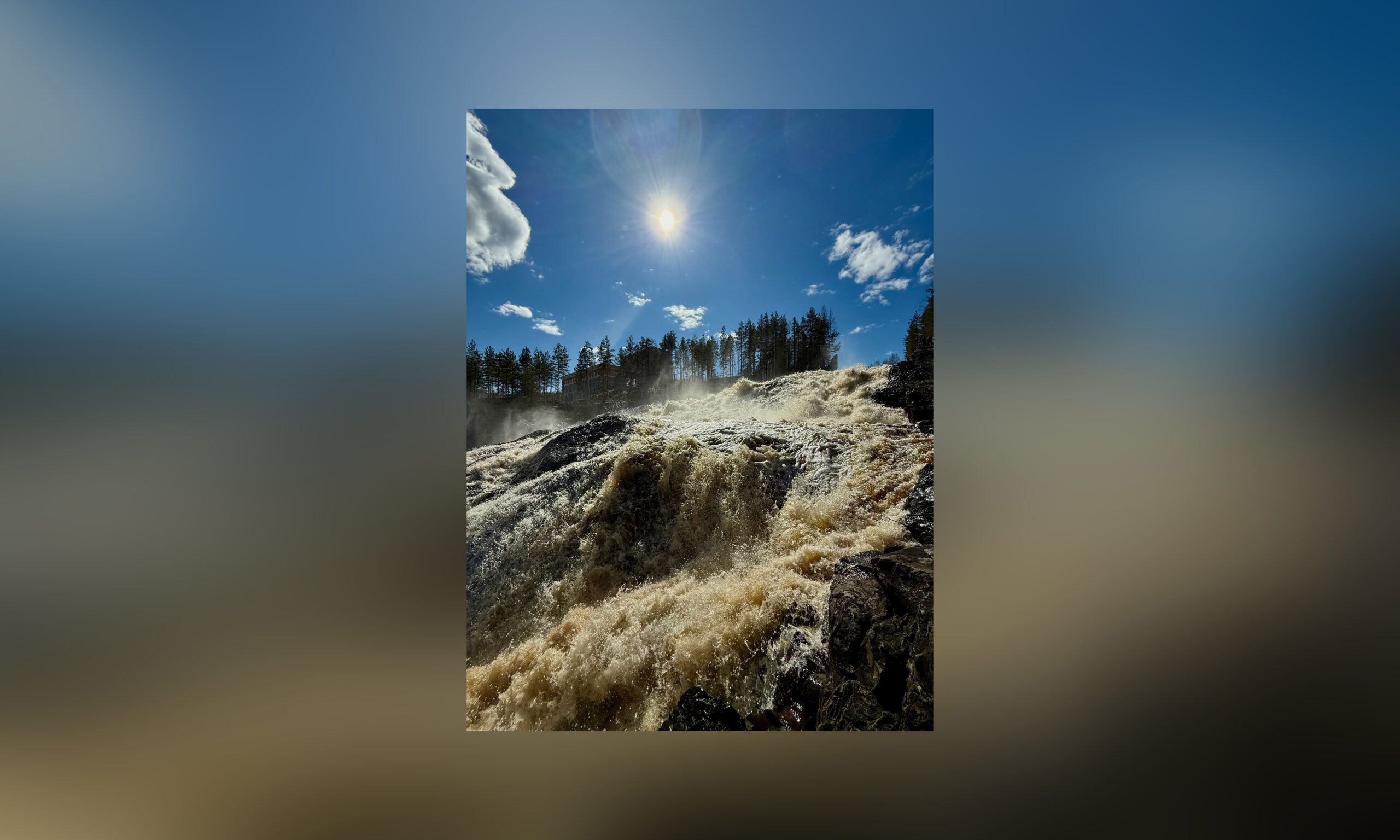 Майский водосброс обнажил древнейший вулкан Карелии