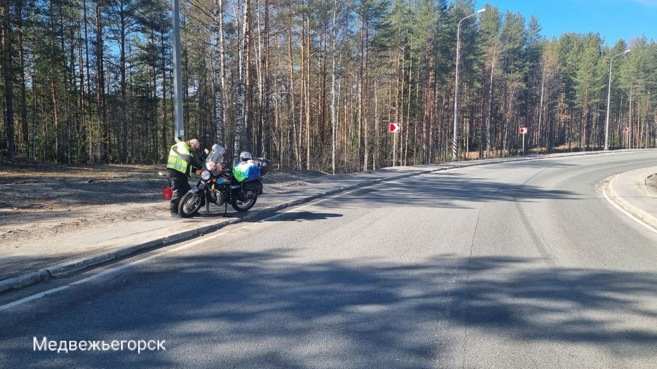 Пожилой мотоциклист перевернулся на въезде в Медвежьегорск