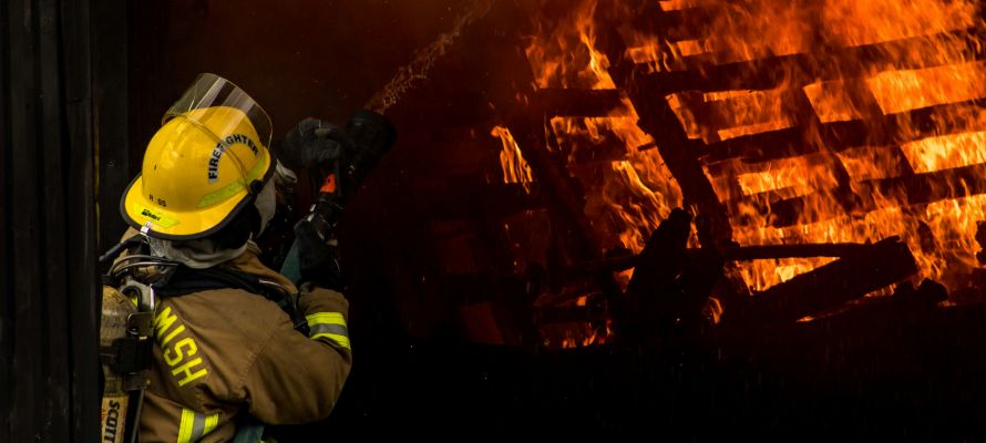 Баня сгорела в живописном месте Карелии