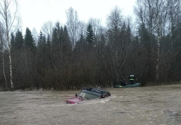 Угроза паводка нависла над семью регионами России