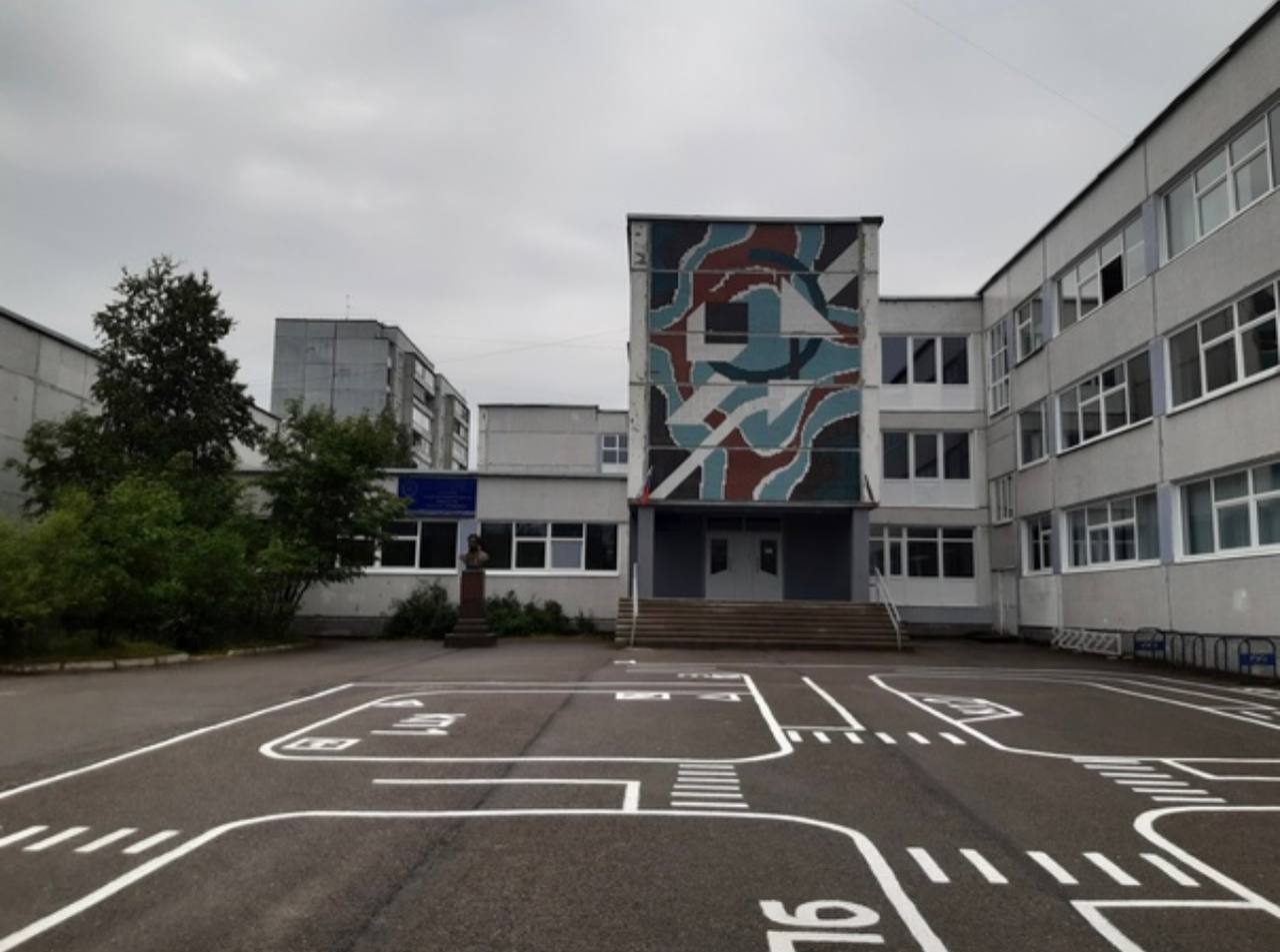 Пятиклассница против системы: учительница толкнула школьницу за неправильный ответ в школе Карелии