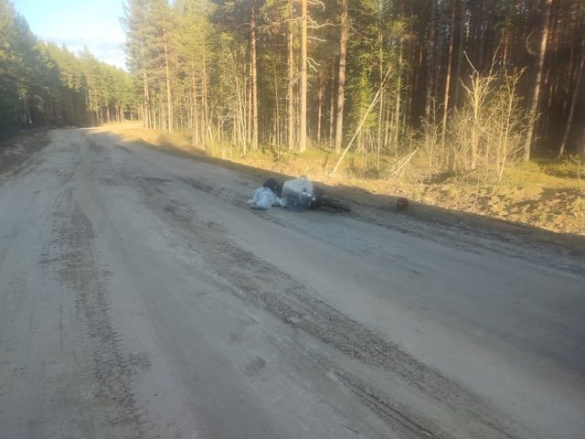 Пьяный мотоциклист на севере Карелии опрокинулся и получил травмы