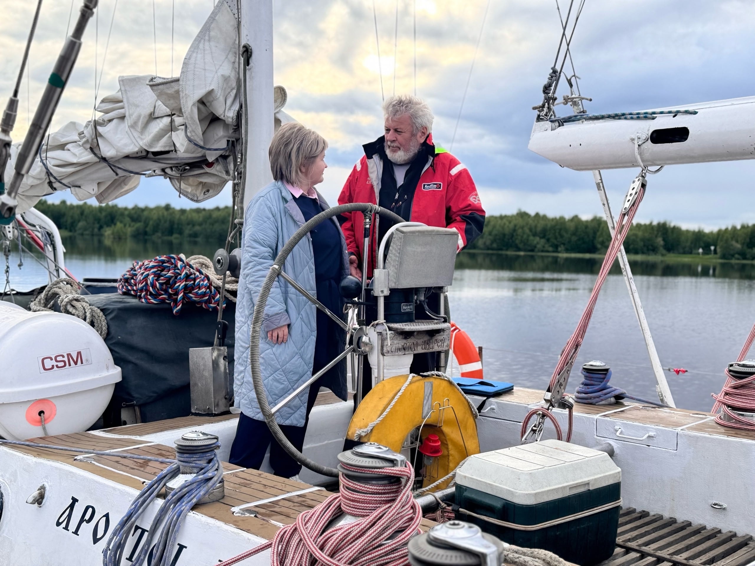 Легендарный капитан пришел на выпускной в Беломорске