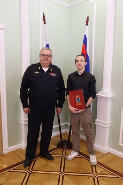 В МВД Карелии наградили разыскавшего погибшего бойца студента ПетрГУ