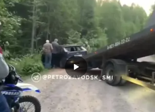 Пенсионер на Ford вылетел в кювет под Петрозаводском