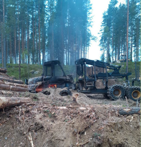 Пожарные три часа тушили горящий трактор