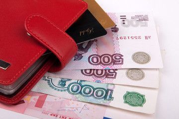 Молодую девушку из Кеми осудили за кражу денег с чужой банковской карты