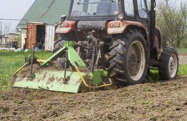 Полицейские задержали трех липовых трактористов в Питкярантском округе