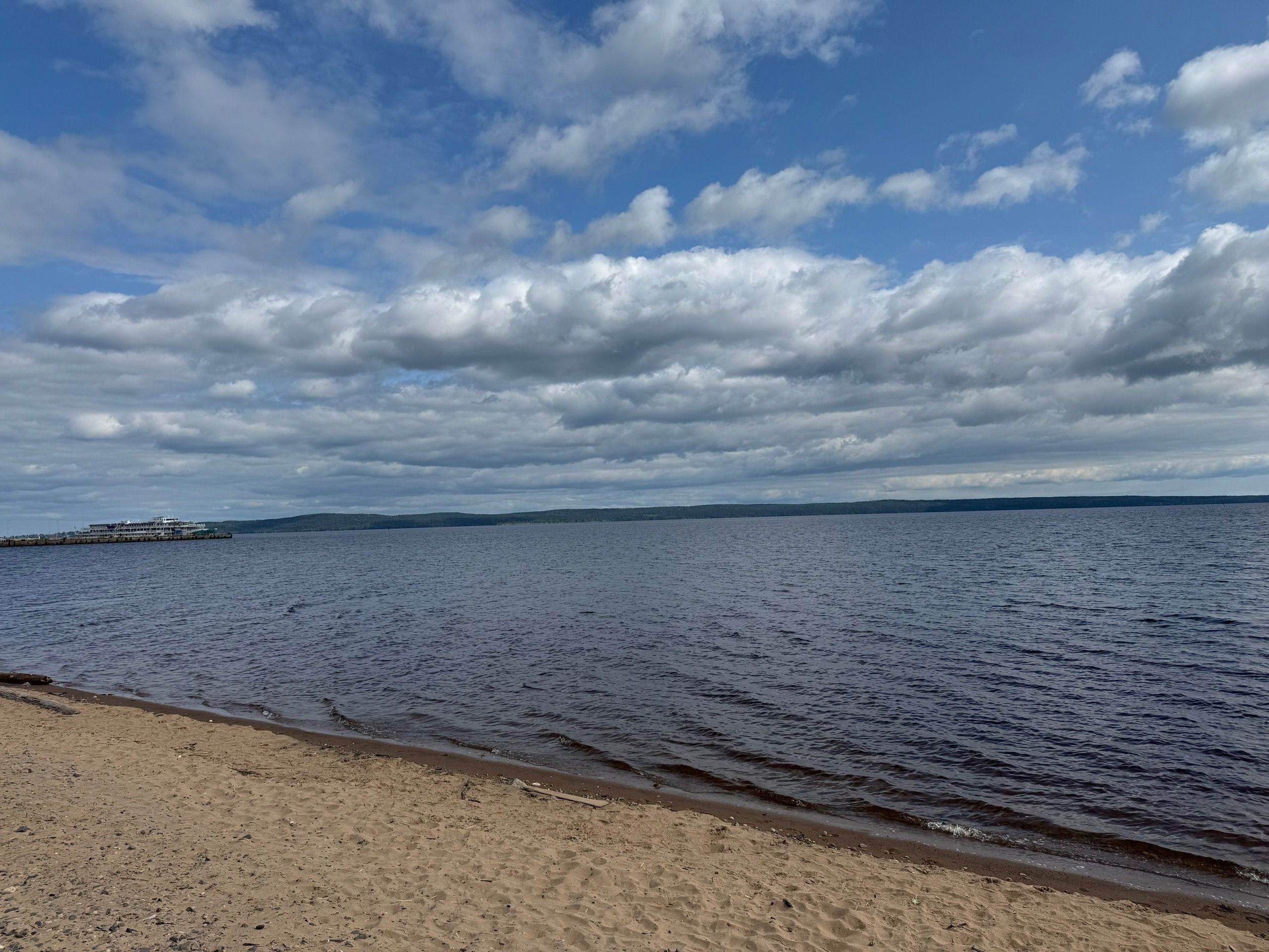 В Карелии нашли только одно чистое место для пляжного отдыха в 40 км от Петрозаводска