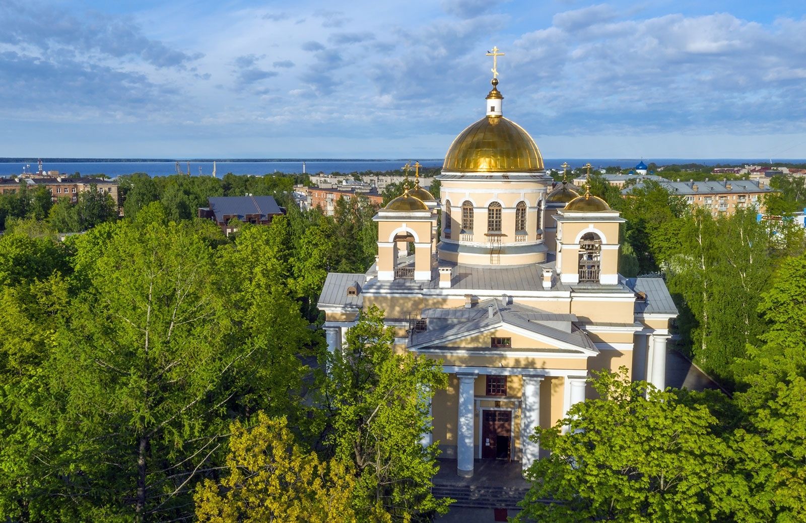 Собор Александра Невского в Петрозаводске отметил 25-летие со дня освящения