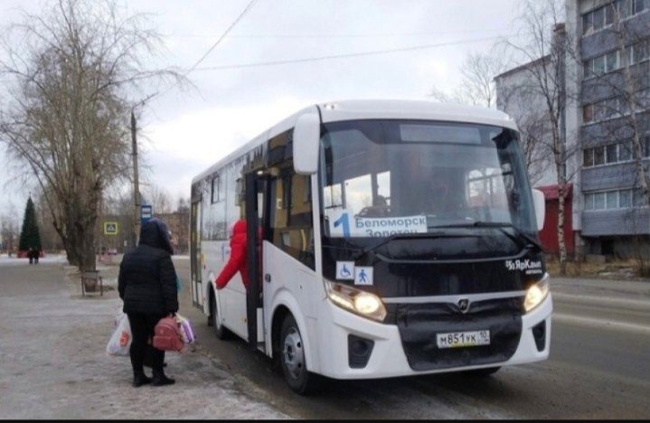 Жители Беломорского округа не по своей воле ездят на такси в булочную