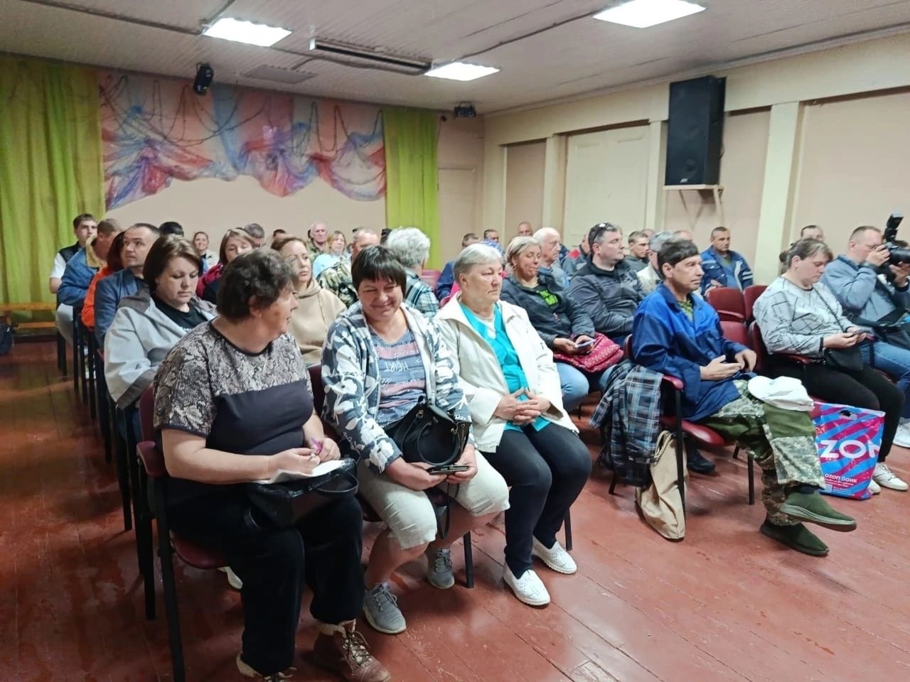 Депутаты обсудили с жителями Ламбасручья проблему создания рядом с ними форелевой фермы