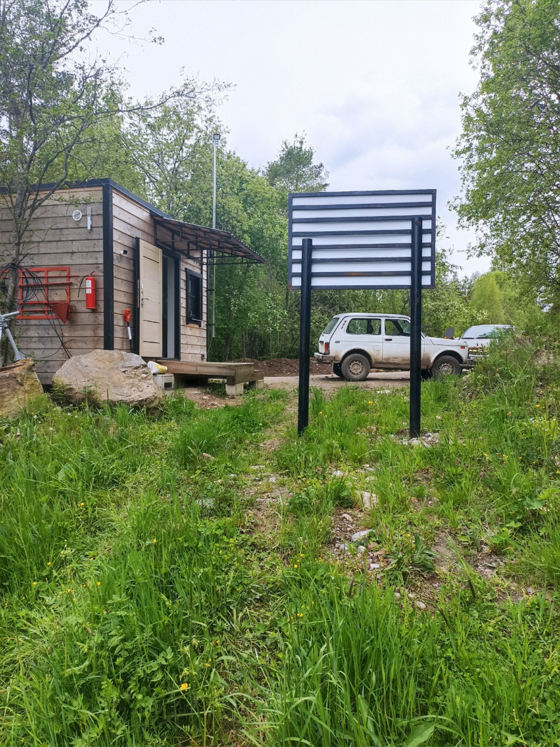 Дорогу к Ладожским шхерам перекрыли, местные жители в недоумении
