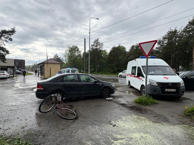 Велосипедист из Медвежьегорска доставлен в больницу после ДТП