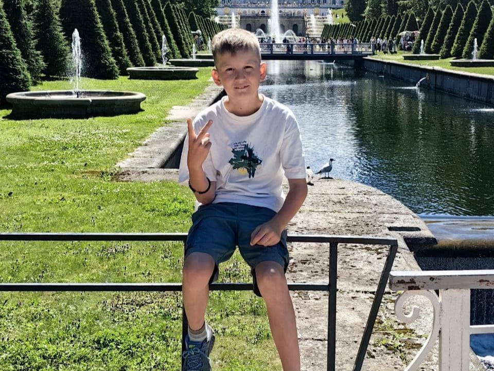 Смог открыть глаза: последние новости о состоянии мальчика, который впал в кому после укуса клеща в Петрозаводске