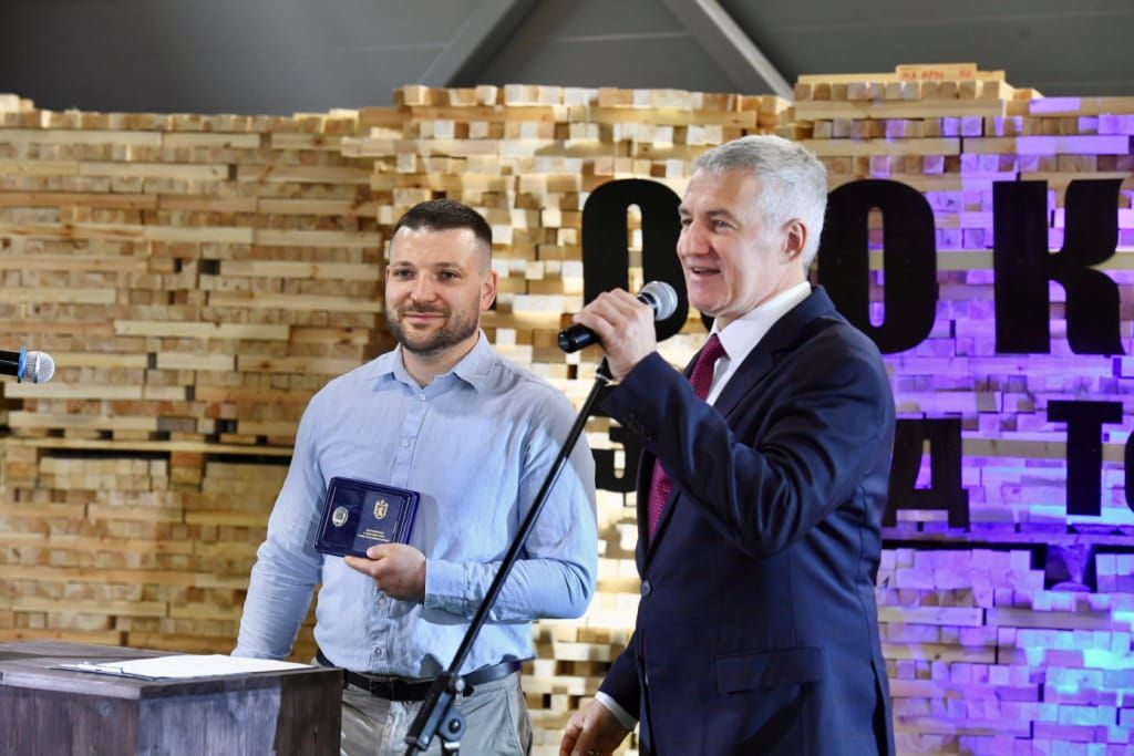 В День республики в Петрозаводске открыли новый деревообрабатывающий завод «Томицы -2»