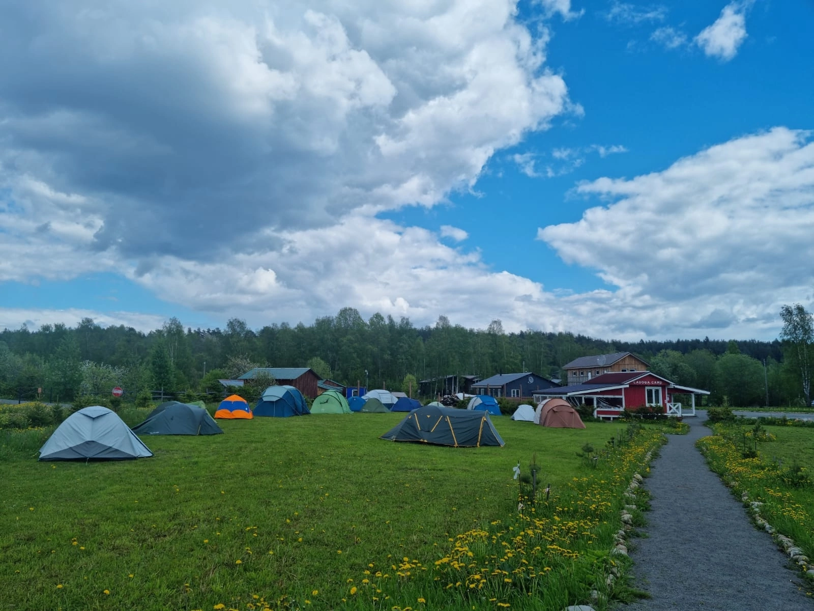 Незарегистрированные детские лагеря нашли в Карелии