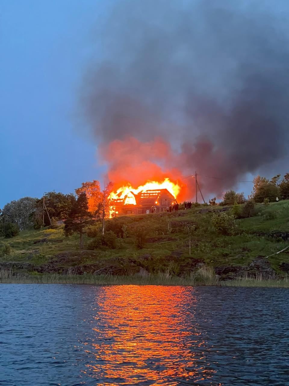 Жилой дом полыхал в Сортавале