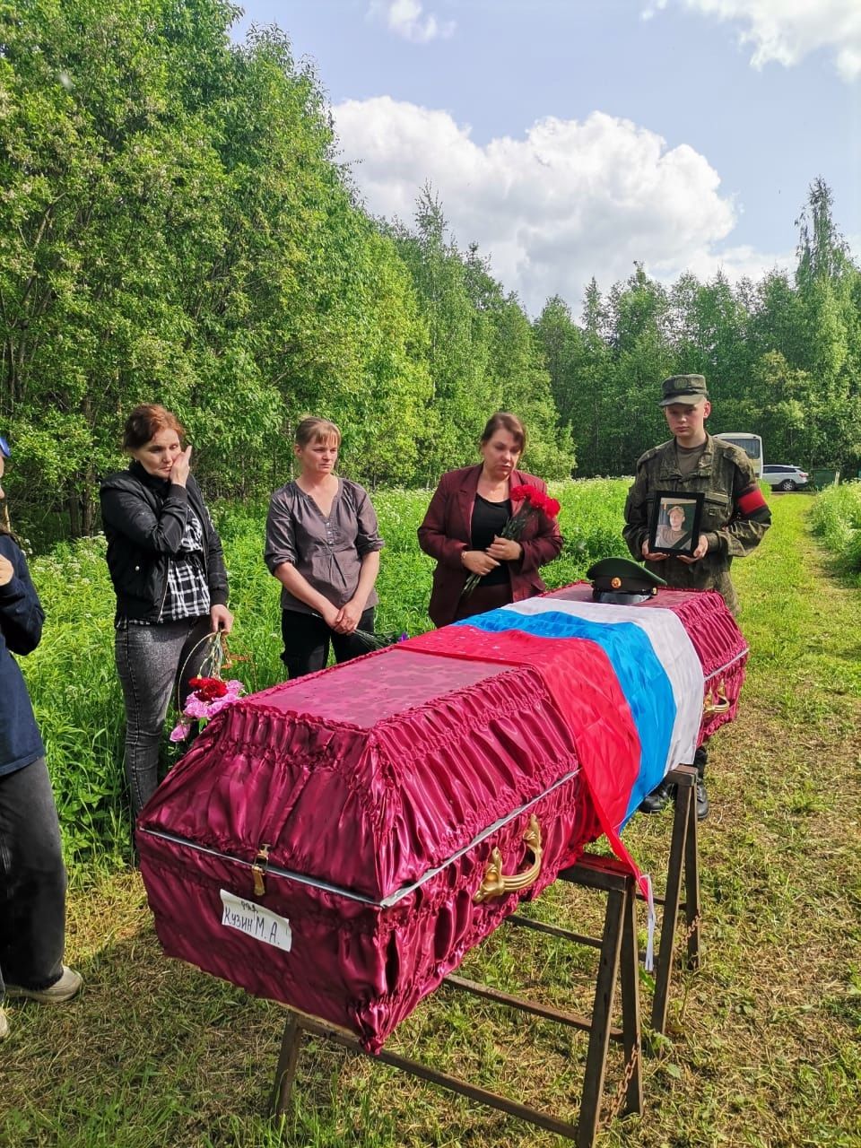 Жители Прионежского района простились с земляком, погибшим в зоне СВО