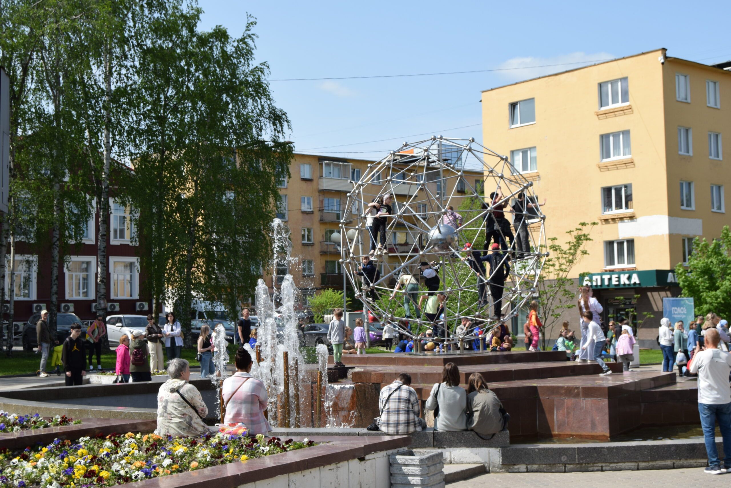 Сезон фонтанов открыт: как это было