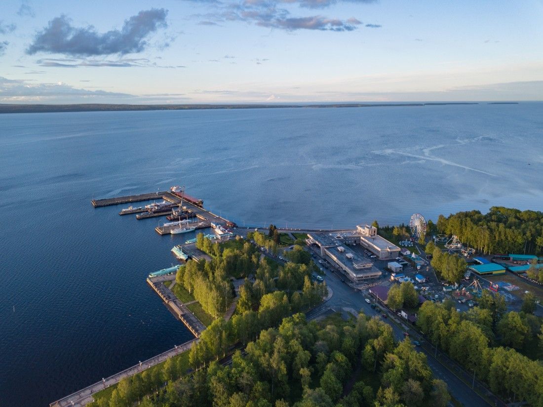 Артур Парфенчиков предложил разработать отдельную федеральную целевую программу оздоровления Онежского и Ладожского озер