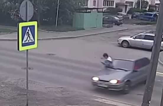 Странное ДТП с пешеходом произошло в Петрозаводске Странное ДТП с пешеходом произошло в Петрозаводске