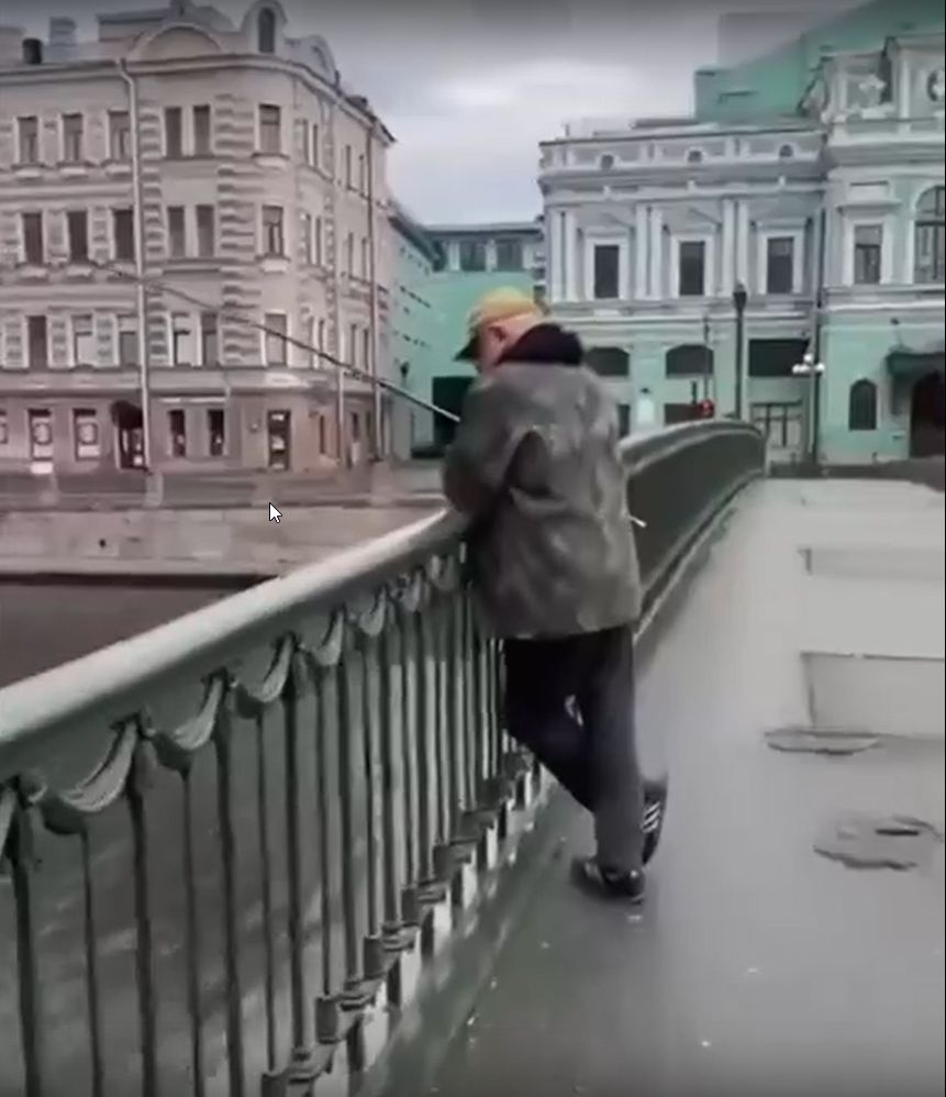 «Первый раз такое чудо!»: в центре Петербурга поймали форель