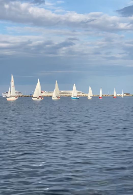 Завораживающий парад яхт украсил праздник на Онежском озере в Петрозаводске