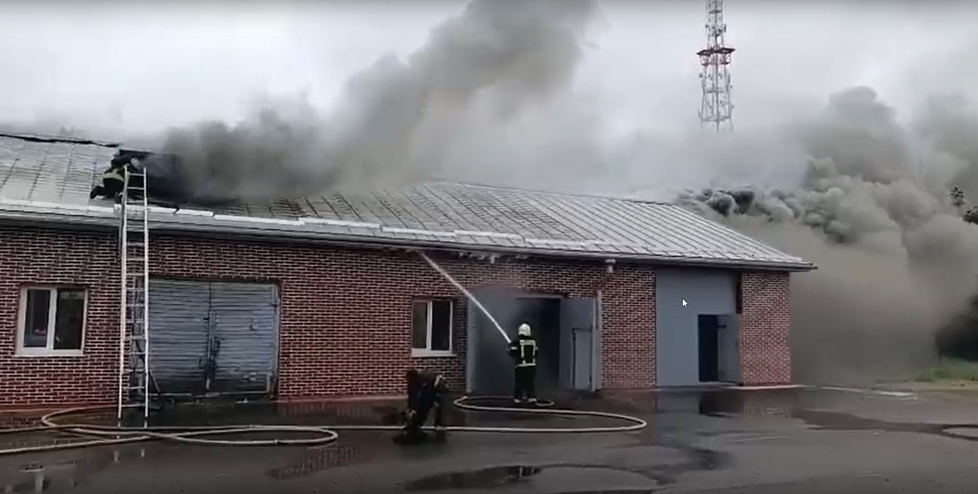 Прокуратура выясняет причины пожара в железнодорожной мастерской Сортавалы