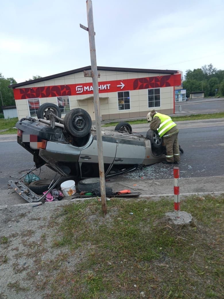 Ночной гонщик уложил автомобиль на крышу и сбежал с места аварии на севере Карелии