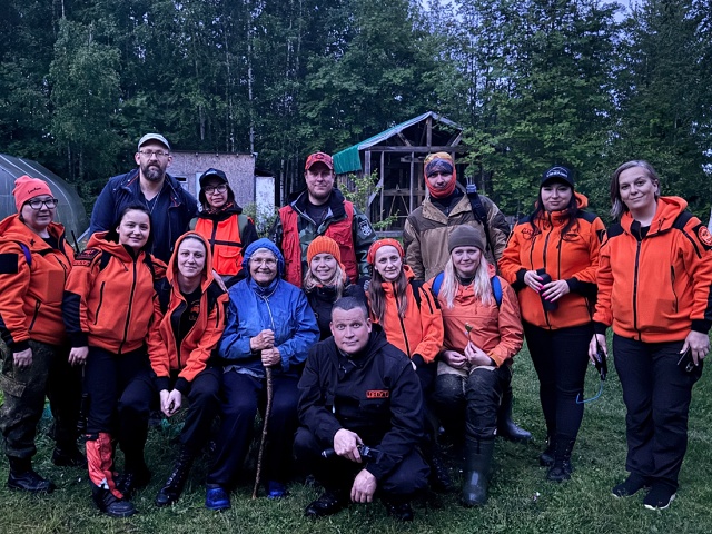 «Собиралась ночевать в лесу»: добровольцы «ЛизаАлерт» рассказали, как искали 80-летнюю жительницу Карелии