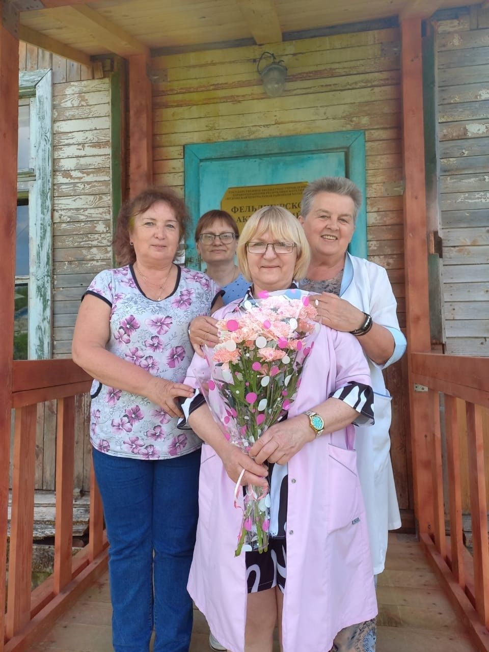 Фельдшер на востоке Карелии с 40-летним стажем работы отмечает юбилей